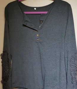 Long sleeve with crochet sleeves